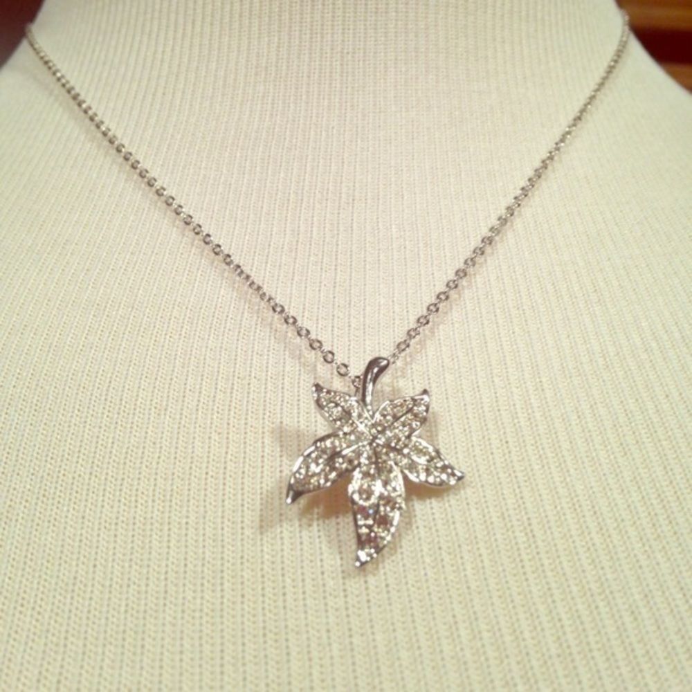 Maple leaf silver sparkle necklace w/18krgp chain​